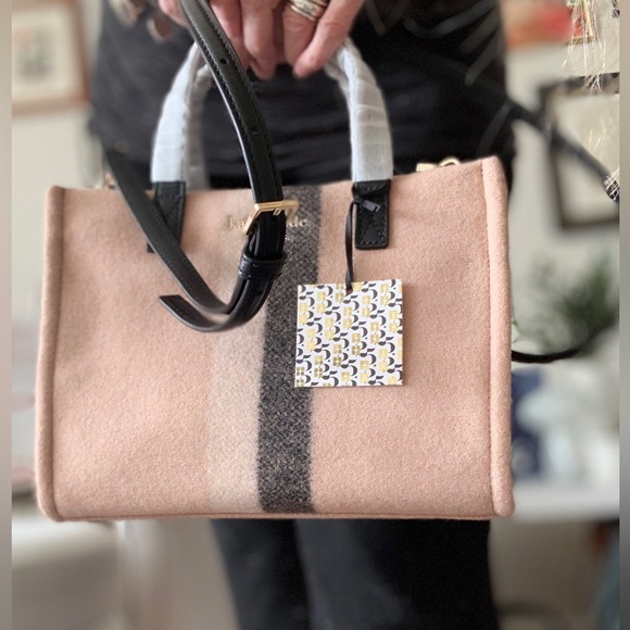 kate spade Handbags - NWT KATE SPADE WASHINGTON SQUARE SAM FELT TOTE CROSSBODY